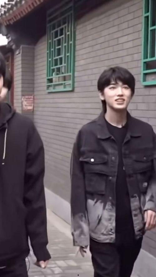 时代少年团玩吃瓜